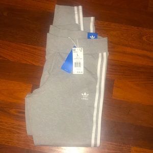 Grey Adidas legging